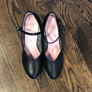 Capezio Tap/Character shoes women’s  size 8